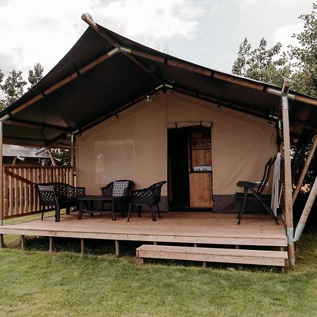 Camping De Tulpenweide Breezand الغرفة الصورة