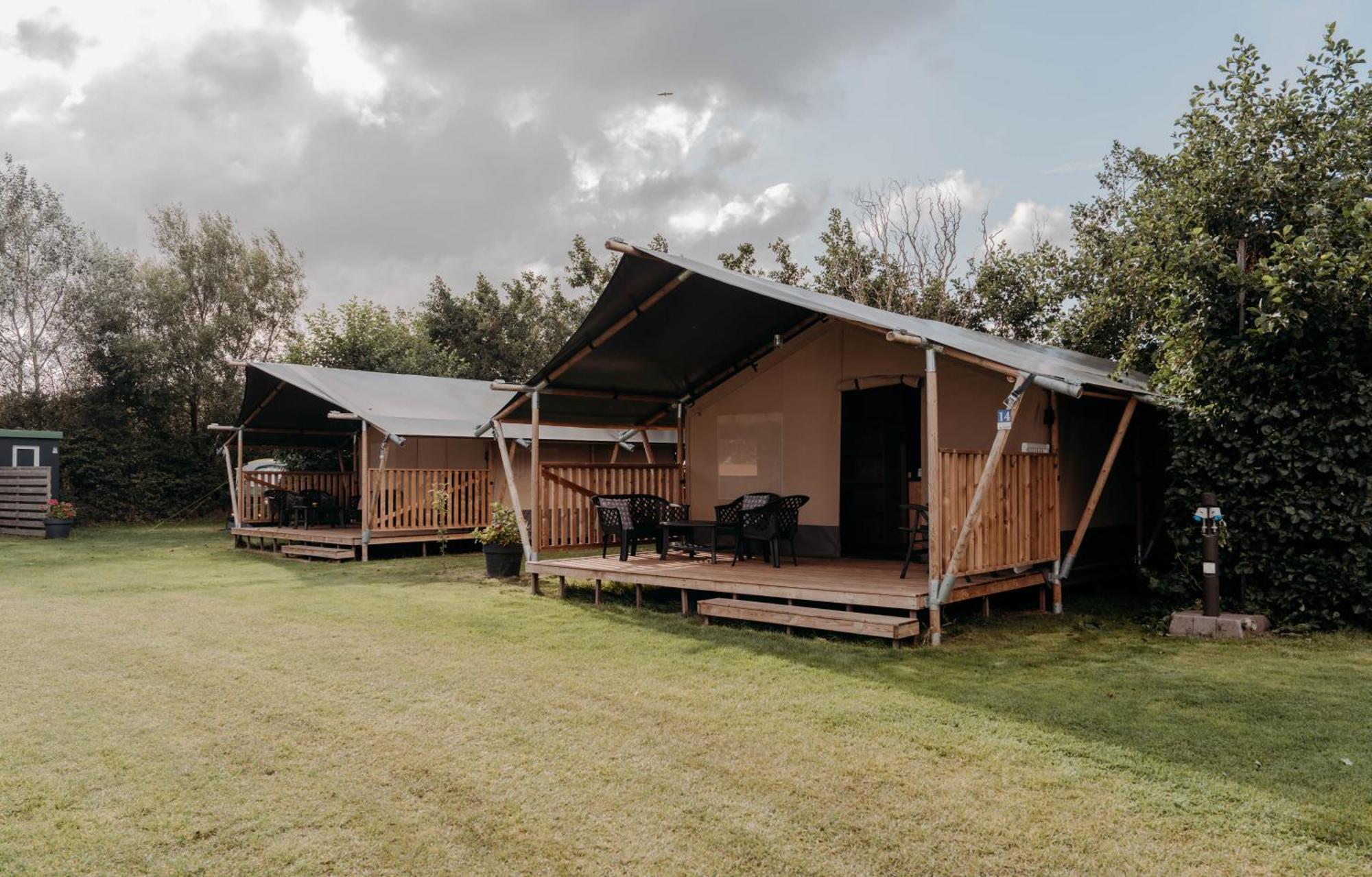Camping De Tulpenweide Breezand الغرفة الصورة